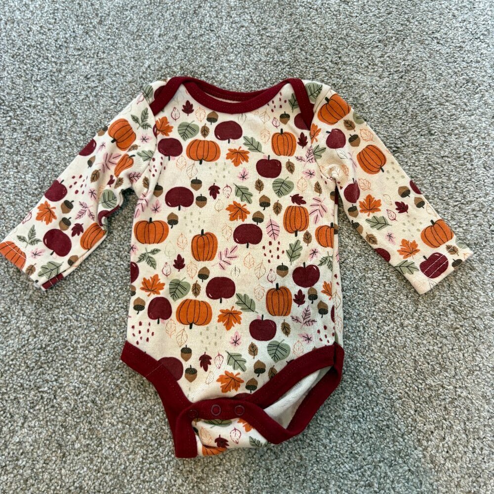 Fall Chick Pea Long Sleeve Body Suit 0-3 months Leaves Pumpkins Apple